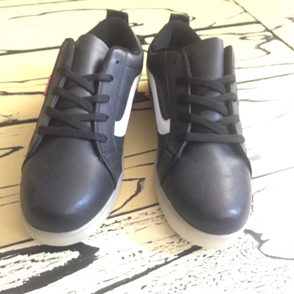 Black white stripe led light up shoe sneakers - Picture 1 of 4